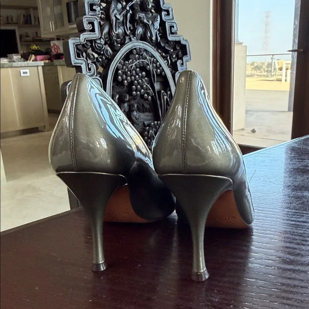 Chic Gray Patent Leather Heels